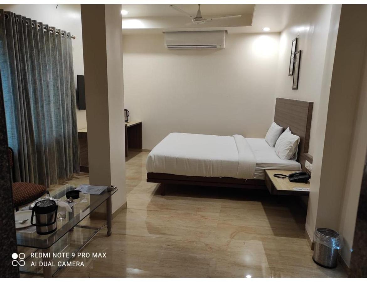 Hotel Dwarka, Nagpur Exterior foto